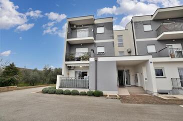 Ferienwohnungen mit Parkplatz Fazana - 22974 Adriatic.hr