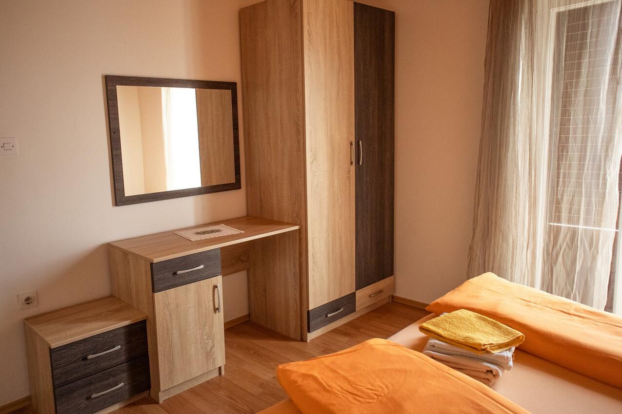 A-22978-b - Private accommodation - Apartments with a swimming pool Lopar, Rab