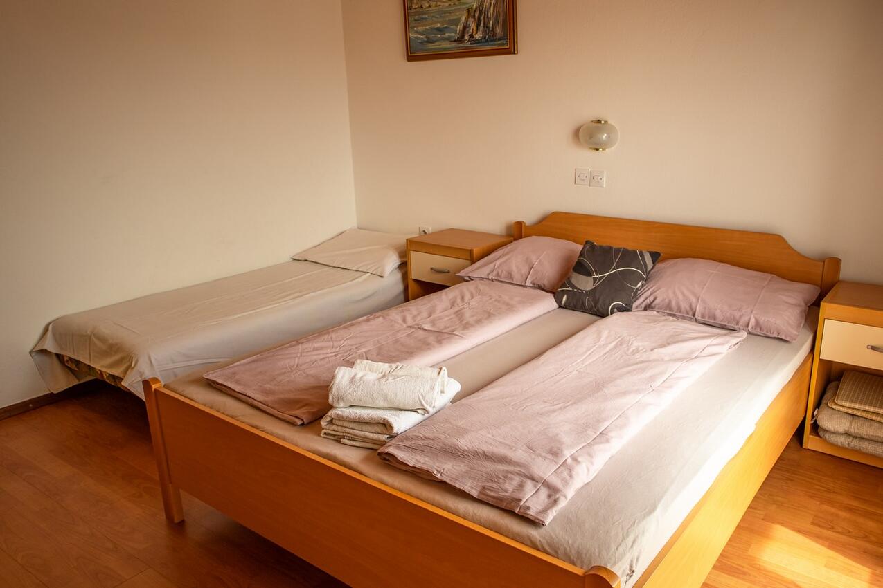 A-22978-c - Private accommodation - Apartments with a swimming pool Lopar, Rab