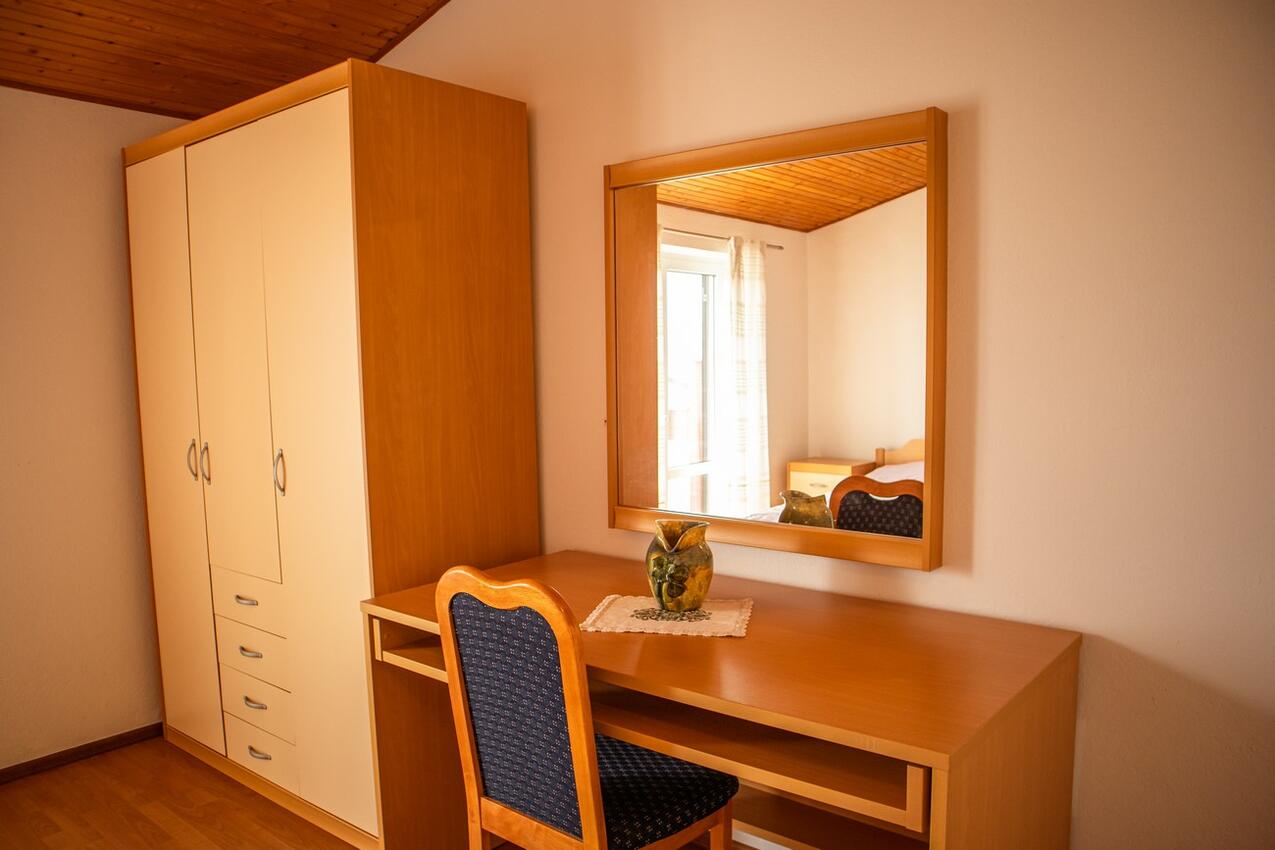 A-22978-c - Private accommodation - Apartments with a swimming pool Lopar, Rab