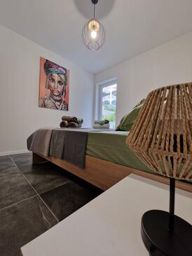 Ferienwohnungen mit Parkplatz Omisalj, Krk - 22982