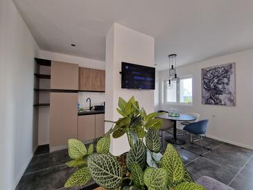 Ferienwohnungen mit Parkplatz Omisalj, Krk - 22982