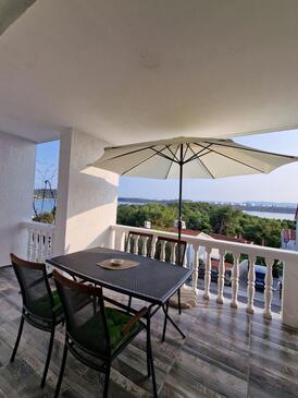 Ferienwohnungen mit Parkplatz Omisalj, Krk - 22982