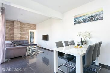 Apartamentos con piscina Kastel Luksic, Kastela - 22983