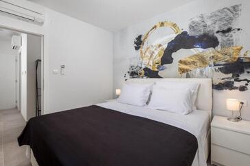 Apartmani s bazenom pogodni za obitelji s djecom Selce, Crikvenica - 22985