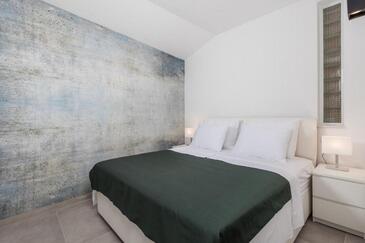 Apartmani s bazenom pogodni za obitelji s djecom Selce, Crikvenica - 22985