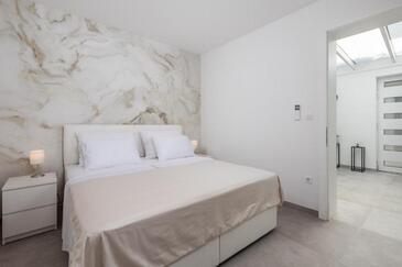 Apartmani s bazenom pogodni za obitelji s djecom Selce, Crikvenica - 22985