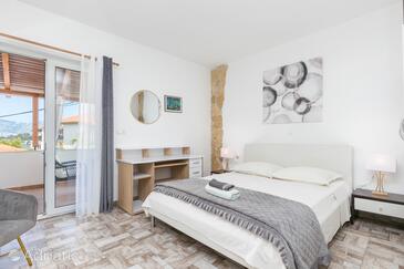 Apartmány s parkovištěm Okrug Gornji, Čiovo - 23007