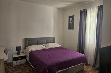 Lägenheter med parkering Okrug Gornji, Ciovo - 23007