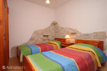 Family-friendly apartments with swimming pool Manjadvorci, Marčana - 2301