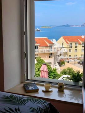 Apartments with terrace Cavtat, South Dalmatia