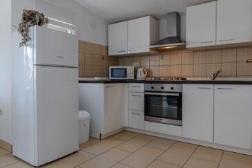 Apartments with terrace Vir, North Dalmatia