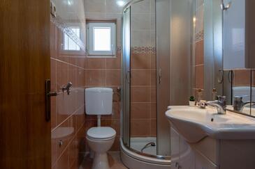Apartments with terrace Vir, North Dalmatia