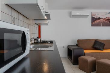 Apartments with terrace Vir, North Dalmatia
