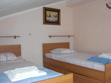 Rodinné apartmány s bazénem Kali, Ugljan - 23026