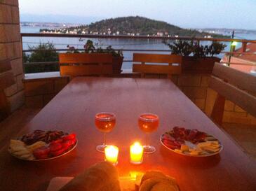 Rodinné apartmány s bazénem Kali, Ugljan - 23026