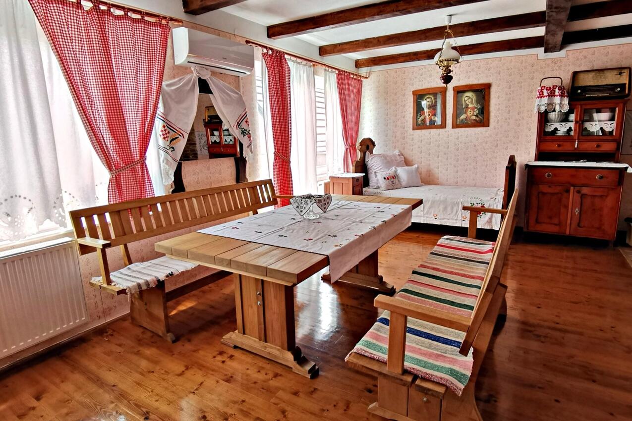 Ferienwohnungen mit Parkplatz Pleternica, Slavonija - 23027