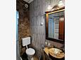 Pleternica, Bathroom in the studio-apartment, WiFi.