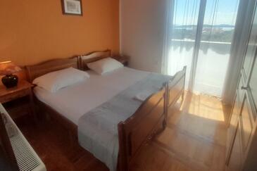 Apartments with parking space Tribunj, Vodice - 23034