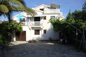 Apartmani s parkingom Tribunj, Vodice - 23034