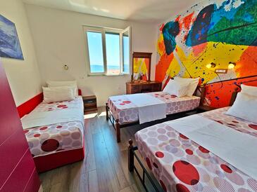 Apartmanok a tenger mellett Krilo Jesenice, Omis - 23043