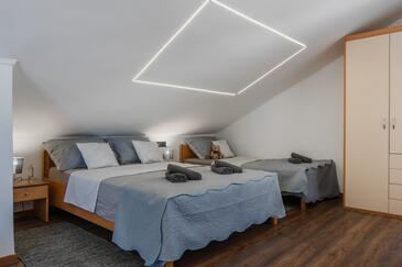 Apartmanok parkolóhellyel Vir - 23044