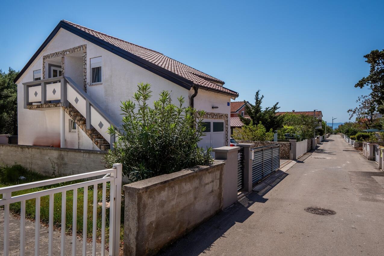 Apartmanok parkolóhellyel Vir - 23044