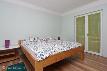 Apartments with parking space Porozina, Cres - 23050