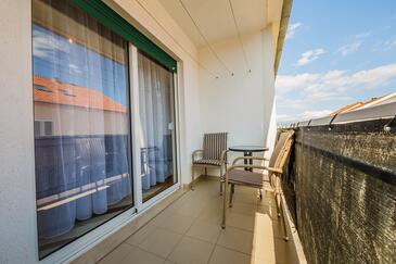 Ferienwohnungen mit Parkplatz Kastel Stari, Kastela - 23052