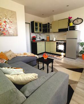 Ferienwohnungen mit Parkplatz Kastel Stari, Kastela - 23053