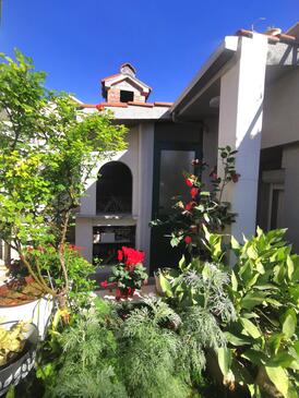 Ferienwohnungen mit Parkplatz Kastel Stari, Kastela - 23053