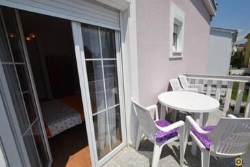 Apartments with parking space Malinska, Krk - 23054