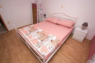 Appartamenti per famiglie con bambini Kastel Stafilic, Castelli - Kaštela - 23058