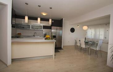 Ferienwohnungen für Familien mit Kindern Kastel Stafilic, Kastela - 23058