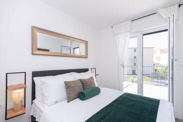 Apartments with parking space Podstrana, Split - 23092