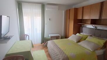 Apartments by the sea Banjol, Rab - 23095