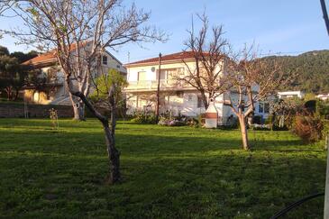 Apartments by the sea Banjol, Rab - 23095