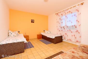 Appartamenti con parcheggio Klenovica, Novi del Vinodol - Novi Vinodolski - 23100