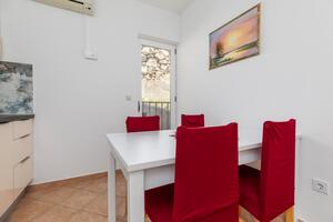 2-Zimmer-Ferienwohnung Lokva Rogoznica, Omis (A-23105-d)