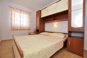 Family friendly seaside apartments Slatine, Čiovo - 23108