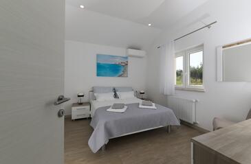 Rodinný dům s bazénem u moře Supetar, Brač - 23114