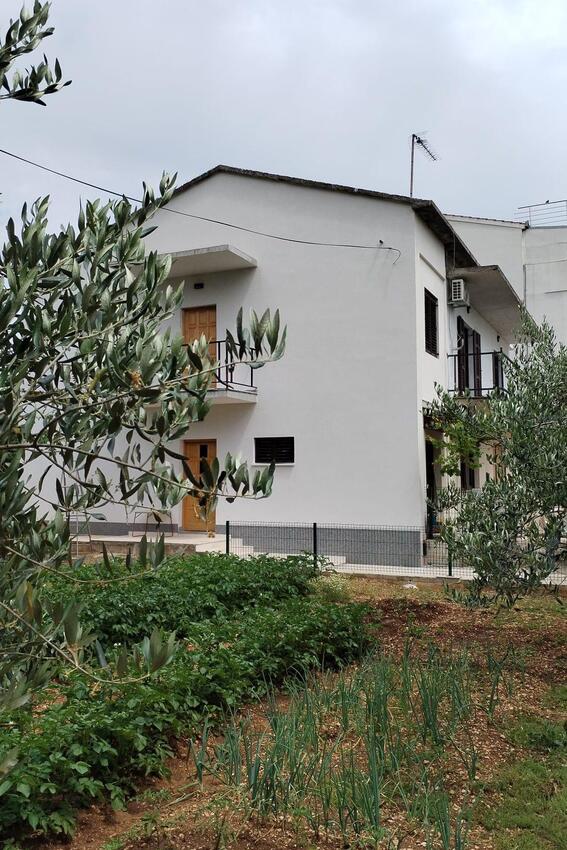 Apartment with terrace Trogir, Central Dalmatia