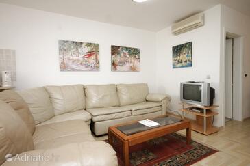 Apartmaji z bazenom za družine z otroci Opatija - 2314