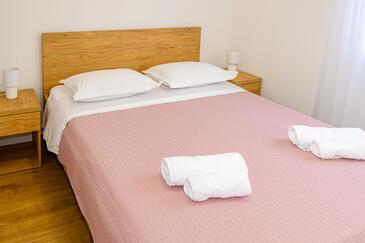 Ferienwohnungen mit Parkplatz Okrug Gornji, Ciovo - 23151