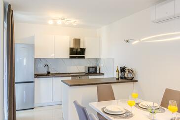 Apartamente cu parcare Okrug Gornji, Ciovo - 23151