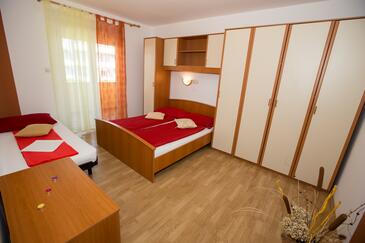 Apartments with parking space Lopar, Rab - 23156