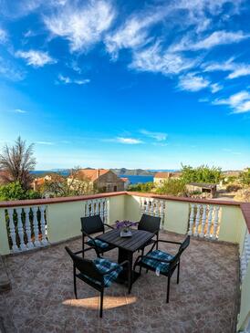 Apartmány s parkovištěm Mali Iž, Iž - 23158