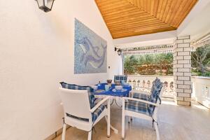 Two bedroom apartment Mali Lošinj, Lošinj (A-23160-a(