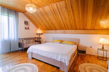 Ház családok részére parkolóhellyel Hreljin Ogulinski, Gorski kotar - 23162