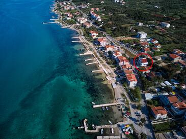 Turanj, Biograd, Obiekt 23164 - Apartamenty przy morzu z piaszczystą plażą.